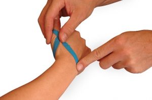 skiers-thumb-first-strip-4 skiers-thumb-first-strip-4